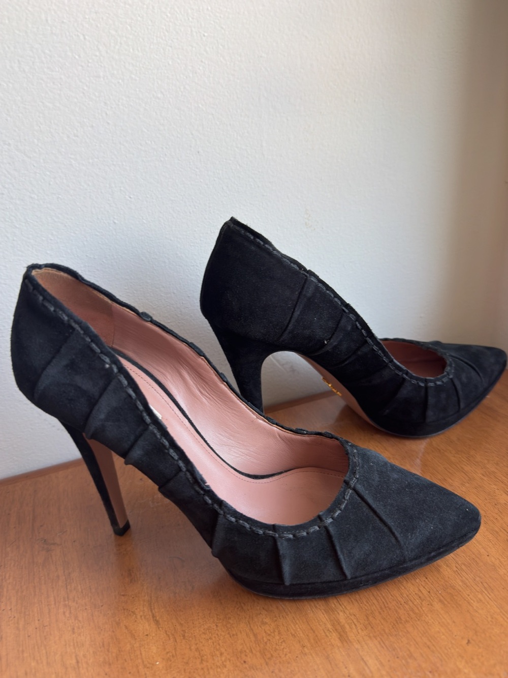 Prada Milano Black Suede Pointed Toe Pumps Size 39 Italy Stiletto Heels COA